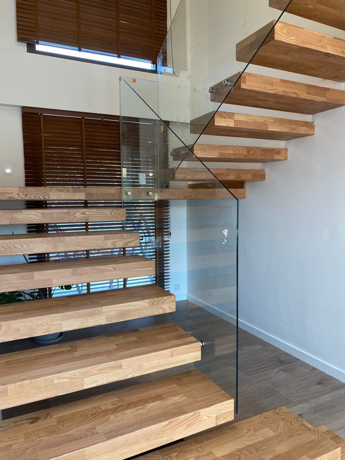 WhatsApp Image 2024-03-25 at 22.32.14 WhatsApp Image 2024-03-25 at 22.32.14